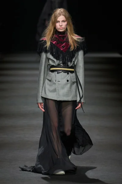 Look 37